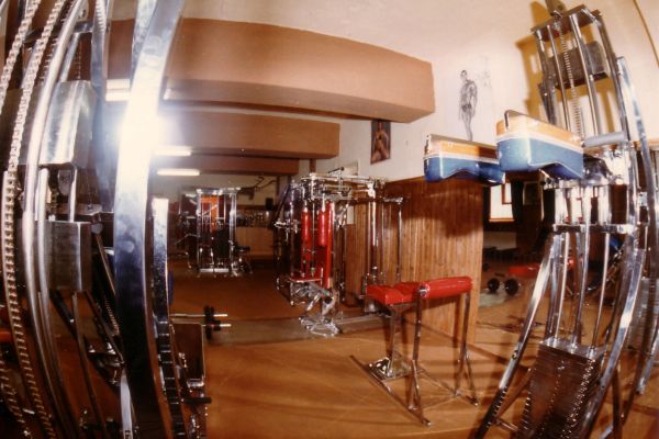1978 - Das Athletik-Sportstudio in Linz war OÖ erstes gewerbliche Fitness-Studio.